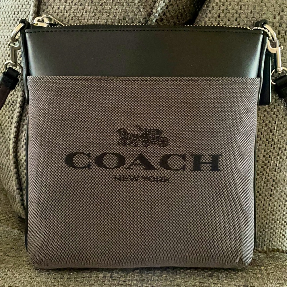 Coach Kitt messenger crossbody